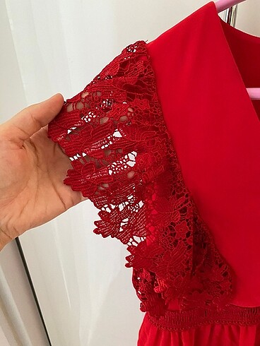 42 Beden kırmızı Renk Trendyol milla kırmızı güpürlü elbise