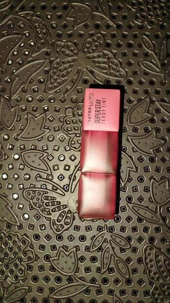 Maybelline tint