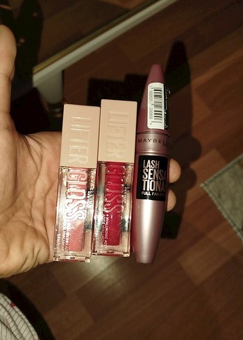 Maybelline Pembe Renkli Dudak Parlatıcı ve Maskara Seti