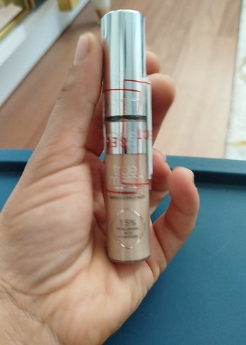 L'Oréal Paris Bej Kapatıcı ve Aydınlatıcı