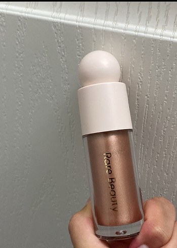 Rare Rare Beauty highlighter