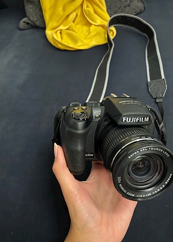 Fujifilm Dijital Kamera Sarı Askılı