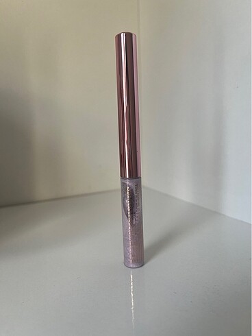  Beden Revolution Simli Eyeliner