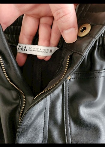 Siyah Deri Mini Şort - Görsel 2