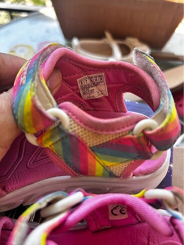 24 Beden Skechers sandalet