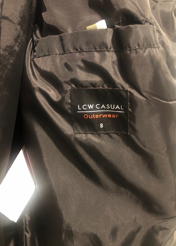 Şişme mont kapşonlu - Görsel 3