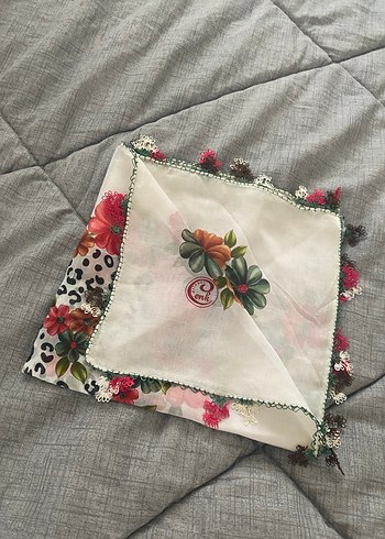 Çiçekli Dantel Kenarlı Bohem Kadın Fular - Görsel 2