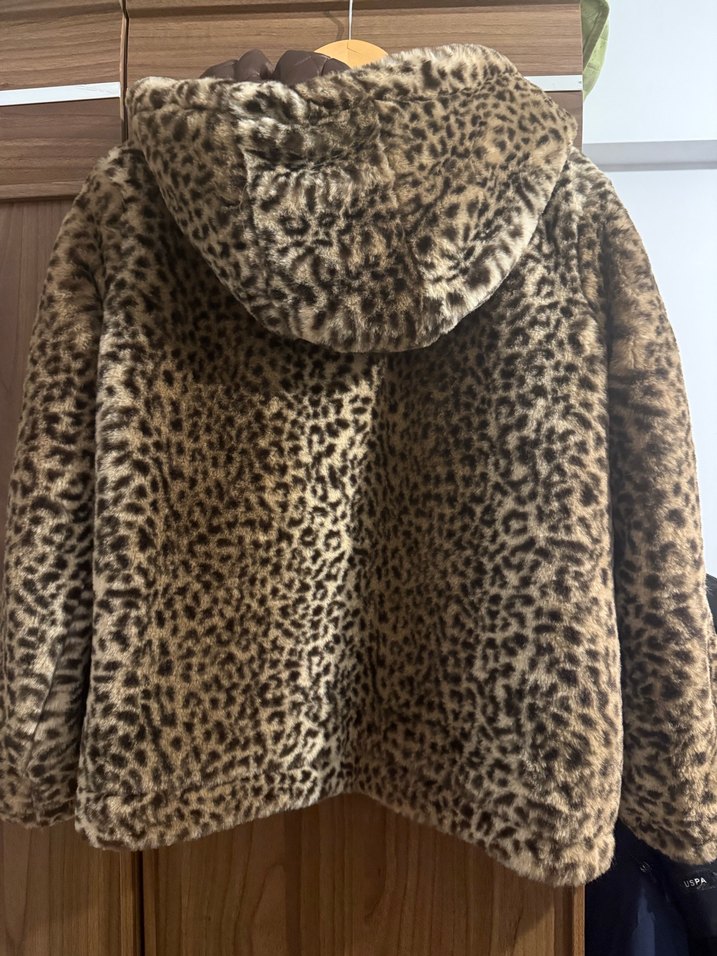 Leopar Desenli Kadın Suni Kürk Ceket - Görsel 2