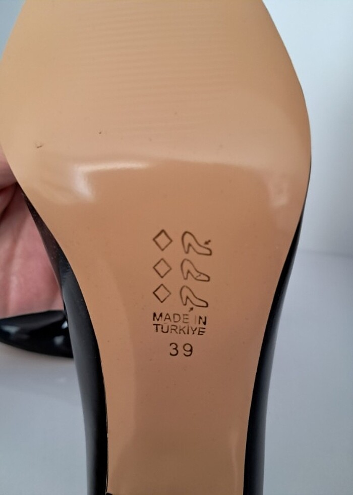 Topuklu ayakkabı - Görsel 2