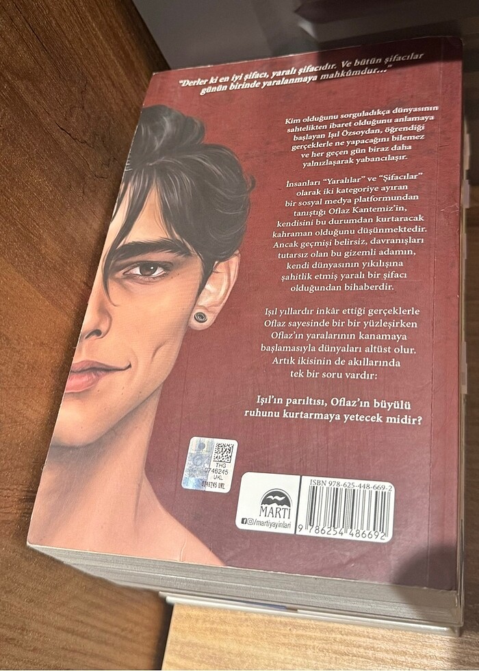 Kimse gerçek değil - Görsel 3