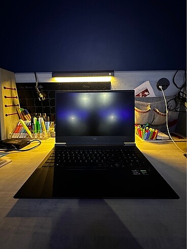 Beden Renk HP VICTUS BİLGİSAYAR YANINDA SETUP VERİLİR
