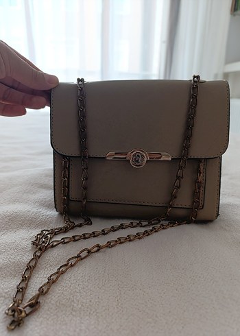  Beden Zincir Detaylı Klasik bej Deri Kadın Çanta