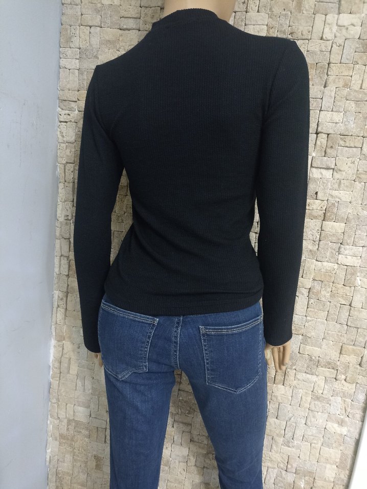 Siyah V Yakalı Kayışlı Kadın Triko - Görsel 3