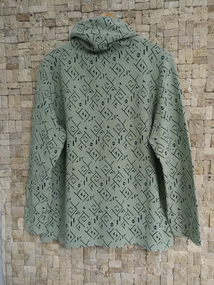 Yeşil  Desenli Yüksek Yakalı Kadın Triko Kazak - Görsel 2