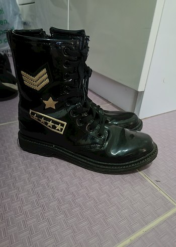 Cat Punk Tarzı Rugan Siyah Kadın Botlar