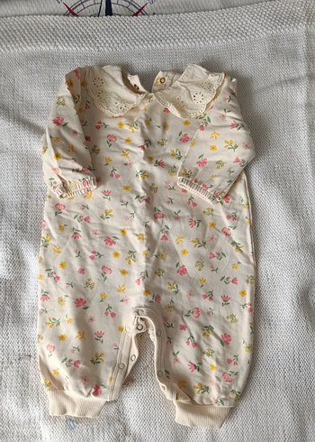 Dantel Detaylı Pastel Desenli Bebek Tulum - Görsel 2