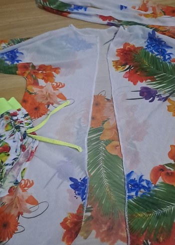 Çiçek Desenli mayo ve ust - Görsel 3