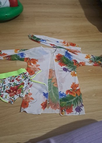 Çiçek Desenli mayo ve ust - Görsel 2