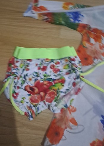 Çiçek Desenli mayo ve ust - Görsel 4