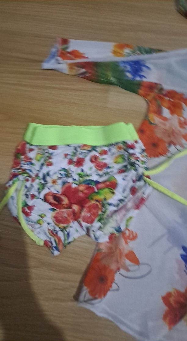 Çiçek Desenli mayo ve ust - Görsel 4