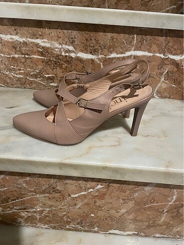 38 Beden bantlı stiletto