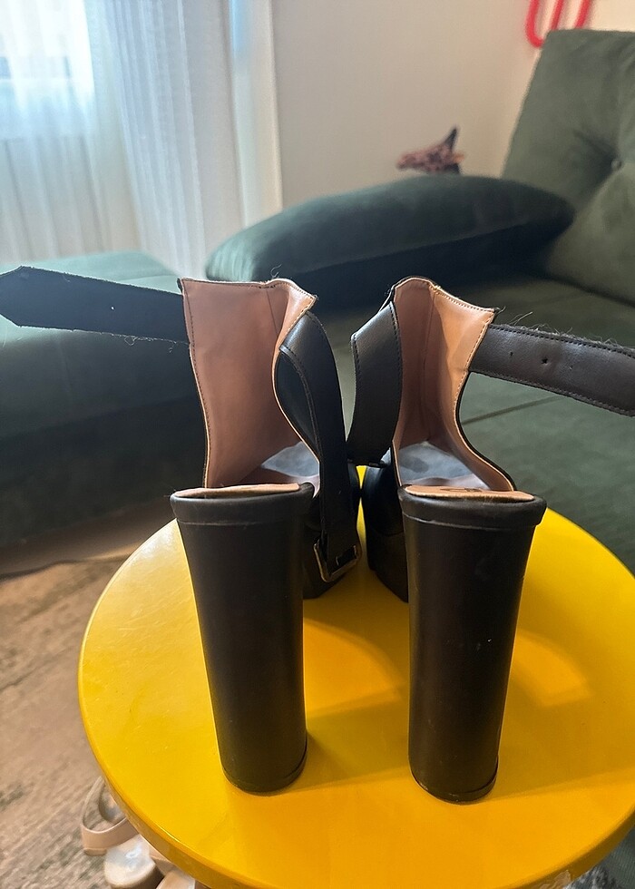 Platform topuklu siyah ayakkabı - Görsel 3