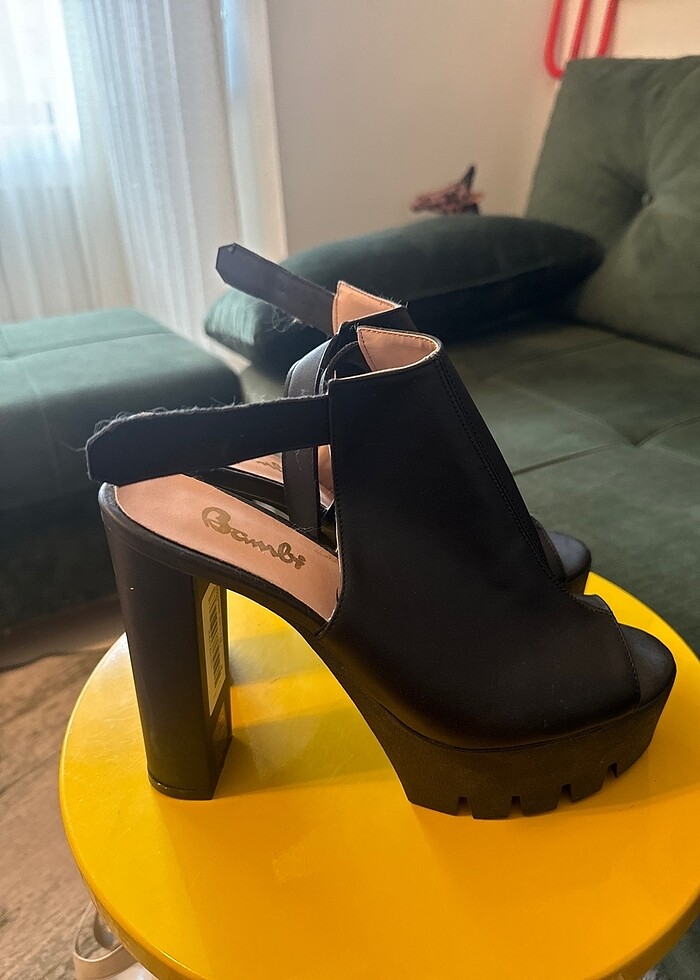Platform topuklu siyah ayakkabı - Görsel 2