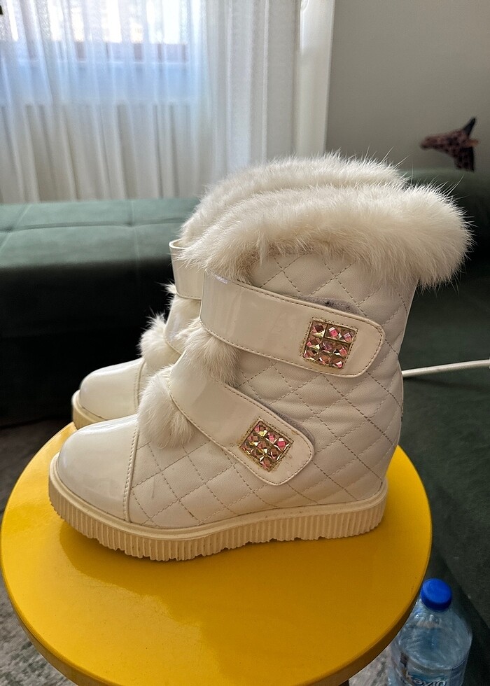 Beyaz kürklü platformlu bot - Görsel 2