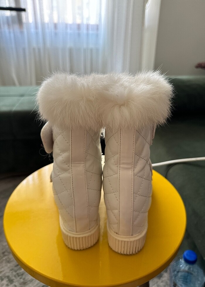 Beyaz kürklü platformlu bot - Görsel 3