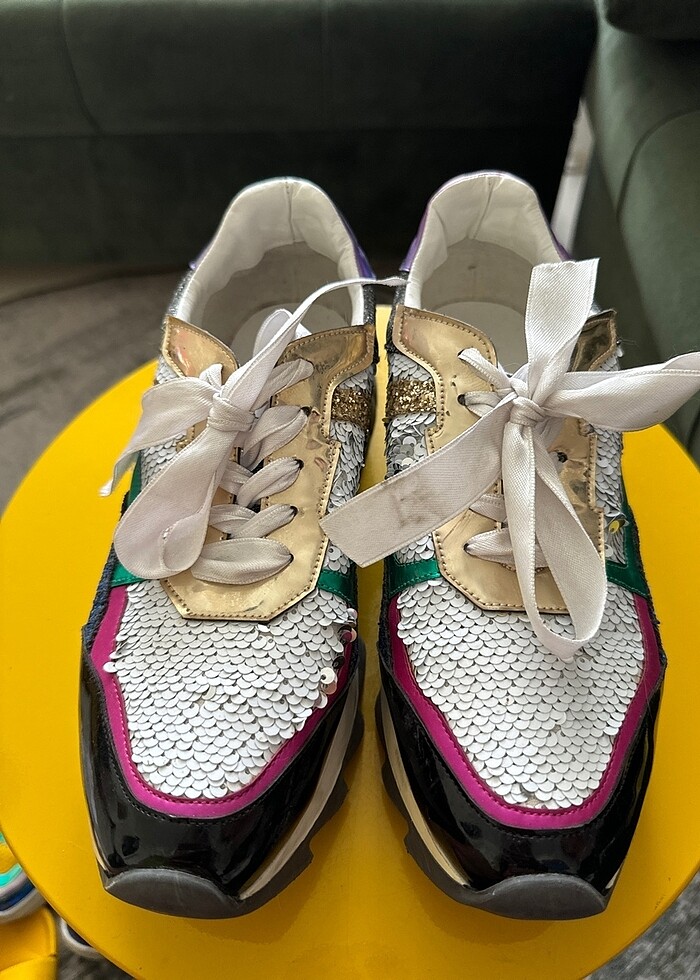 Renkli pullu spor ayakkabı - Görsel 4