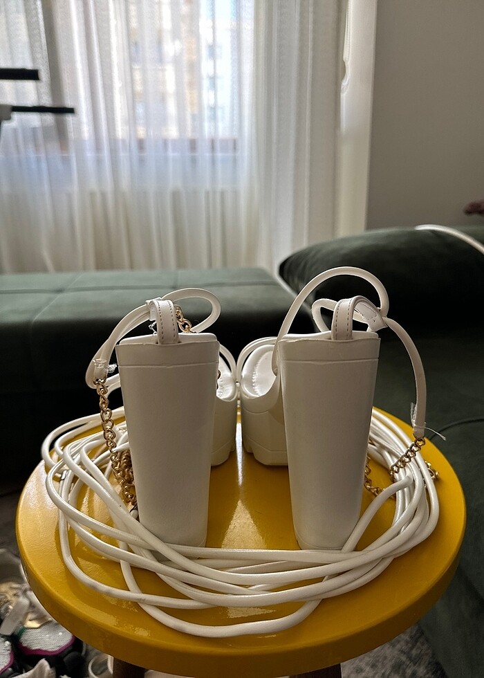 Beyaz uzun bağcıklı yüksek platform topuklu ayakkabı - Görsel 3