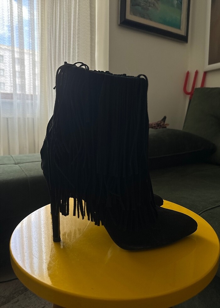 Topuklu püsküllü bot. - Görsel 2