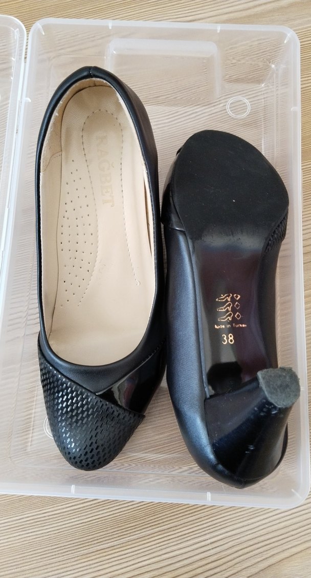 Kemer Detaylı Siyah Yılan Desenli Topuklu Ayakkabı - Görsel 3