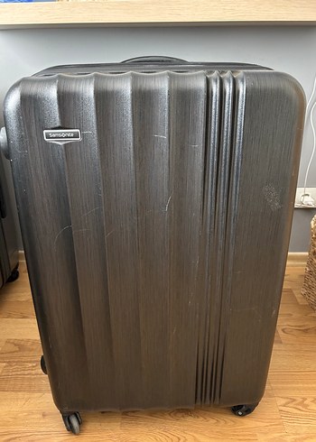 Samsonite Siyah Genis Kapasiteli Valiz