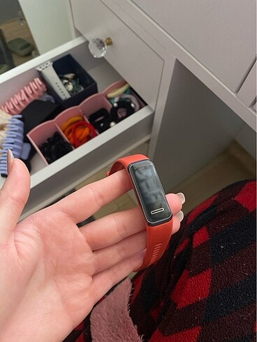 Huawei band 4 akıllı saat kırmızı