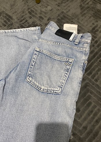 Gri Düğmeli Bol Kesim Kadın Kot Pantolon - Görsel 3