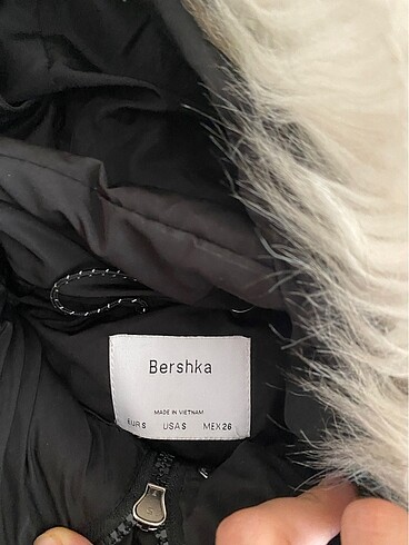 xs Beden Bershka siyah mont