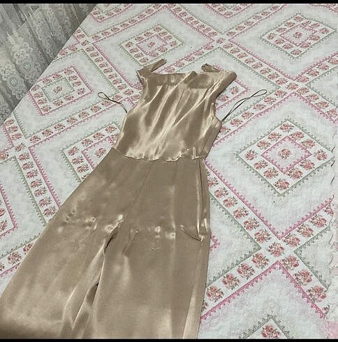 Mango Mango gold rengi saten tulum