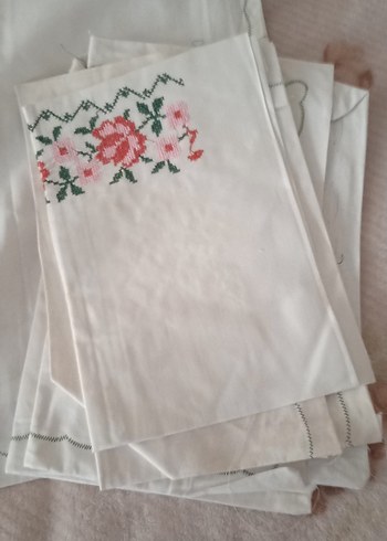 Nakışlı Beyaz Pastel karyola kılıfı - Görsel 2