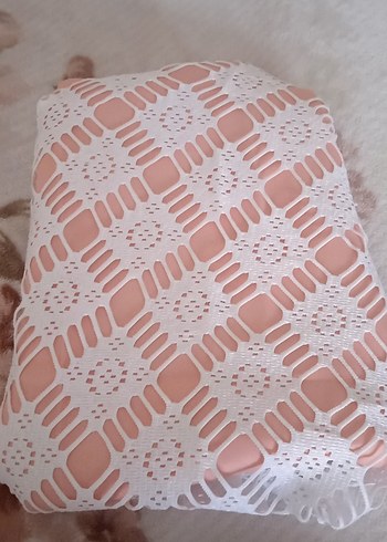 El Yapımı Beyaz Örgü Masa Örtüsü - Görsel 3