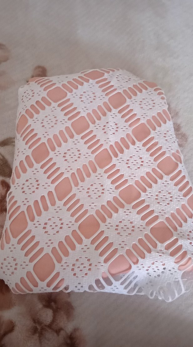 El Yapımı Beyaz Örgü Masa Örtüsü - Görsel 3