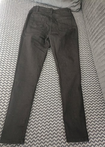 Dik Siyah Fermuarlı Kadın Jean - Görsel 2