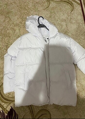 Kadın beyaz mont