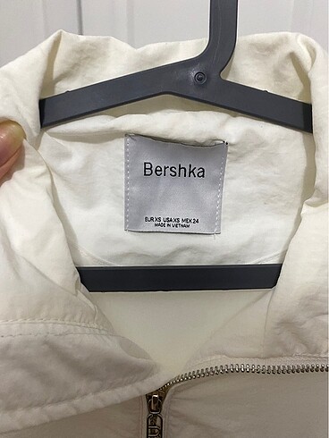 Bershka bershka yağmurluk