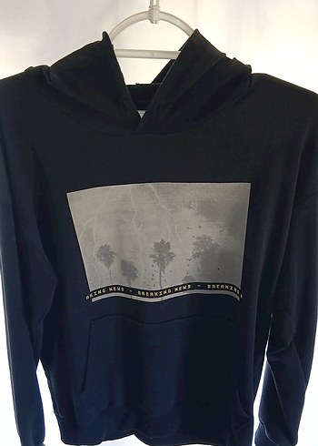 Siyah Kapüşonlu Baskılı Kadın Sweatshirt