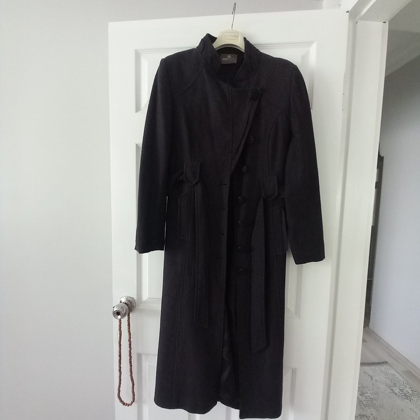 Siyah Uzun Kaban - Görsel 3