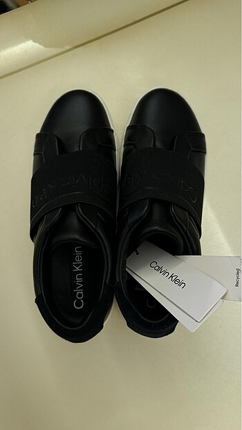 37 Beden siyah Renk Calvin klein yeni etiketli 37 numara