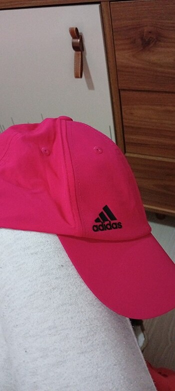 Adidas şapka