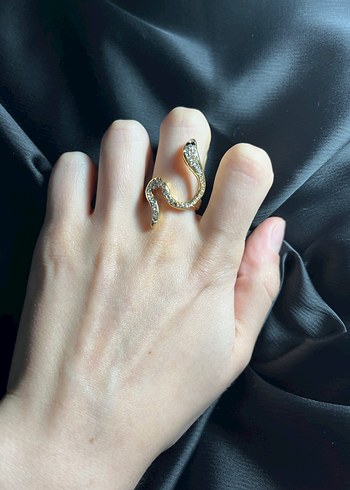 Pul Payetli Yılan Desenli Altın Kadın Yüzük - Görsel 2