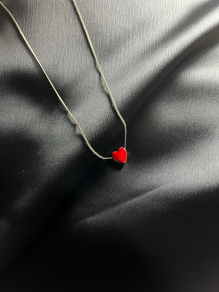 Kırmızı Kalp Detaylı Zincir Kolye - Görsel 2